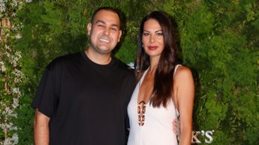 Η Ευη Βατιδου στα μπουζουκια μαζι με τον Χριστο και τη Μαιρα Κουγια