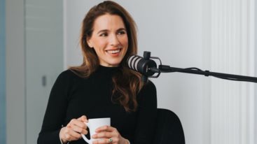 Μελια Κραιλινγκ: "Δεν ζουσαμε ολοι μαζι - Οι γονεις μου χωρισαν αλλα για εμενα ηταν ετσι απο την αρχη"