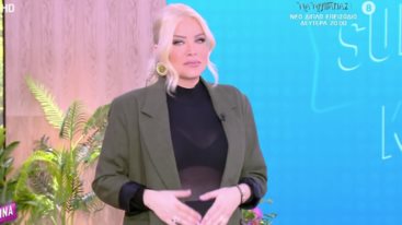 Αποχωρησε ξαφνικα η Κατερινα Καινουργιου απο το πλατο: "Συγγνωμη, μιλησα με τον γιατρο"