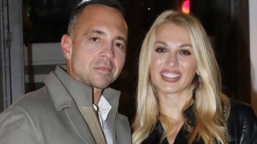 Η Κωνσταντινα Σπυροπουλου σε βραδινη εμφανιση στο πλευρο του Βασιλη Σταθοκωστοπουλου