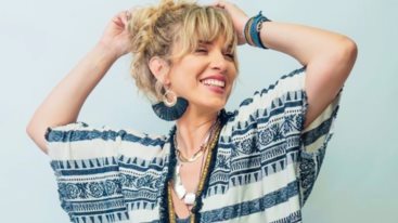 Η Συλβια Δεληκουρα σε σπανια φωτογραφια με τον γιο της: