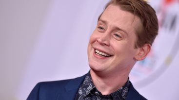 Συγκινει το "αντιο" του Macaulay Culkin στην Catherine O'Hara: "Μαμα. Πιστευα οτι ειχαμε χρονο"