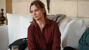 Να μ' αγαπας | Το οικογενειακο συμβουλιο μετατρεπεται σε πεδιο μαχης!