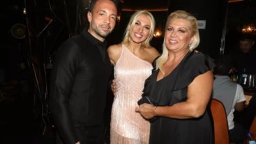 Κωνσταντινα Σπυροπουλου | Η τρυφερη εκπληξη στη μητερα της