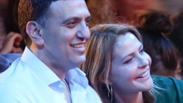 Τζενη Μπαλατσινου | Σε ελληνορθοδοξο ναο της Νεας Υορκης μαζι με τον Βασιλη Κικιλια και τον γιο τους, Παναγιωτη - Αντωνιο