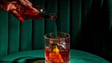 Πως η Αθηνα λατρεψε τη συνηθεια του aperitivo