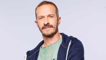 Μαθε τα παντα για τον ρολο του Μιχαλη Βαλασογλου στο "Μπαμπα Σ' αγαπω"