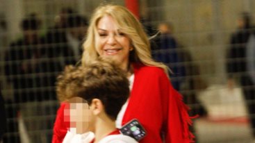 Η Ελλη Σταη σε σπανια εμφανιση με τον συντροφο της