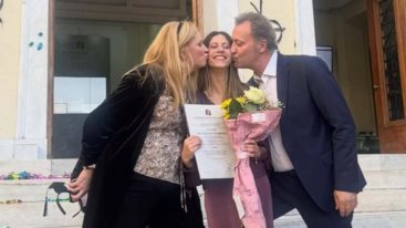 Η Μαριαννα Οικονομου αποφοιτησε με αριστα - Περηφανος πατερας ο δημοσιογραφος