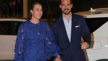 Nina Flohr - Φιλιππος Ντε Γκρες | Casual και ανεμελοι στο φωτογραφικο αλμπουμ απο το ταξιδι τους στην Αφρικη