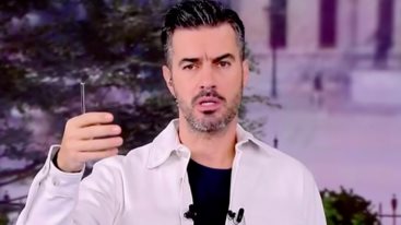 Ο Γιαννης Τσιμιτσελης απολογηθηκε για τα &quot;γαλλικα&quot; του στον αερα του ΣΚΑΙ: &quot;Δικο μου λαθος, τραγικο&quot;