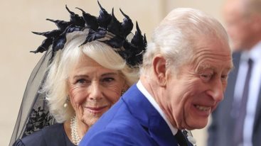 Βασιλιας Καρολος &amp; βασιλισσα Καμιλα | Τι διαφορετικο εχει φετος η χριστουγεννιατικη καρτα τους;