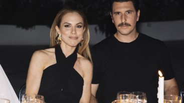 Η Ντορεττα Παπαδημητριου στα γενεθλια του Γιωργου Γεροντιδακη - Η τρυφερη φωτογραφια