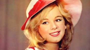 "Η Αλικη Βουγιουκλακη με ρωτησε "γιατι δεν ειμαστε φιλες" και της ειπα "γιατι δεν εχεις χρονο"