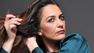 Η Αθανασια Τσουμελεκα μιλα για τη σεξουαλικη παρενοχληση: "Του ειπα να κανει μπανιο και..."