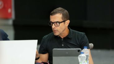 Aide-memoire | O &quot;Δικαστης&quot; σε... απολογια, η γκρινια του Λιαγκα &amp; ο αθλος στις &quot;Συνδεσεις&quot;