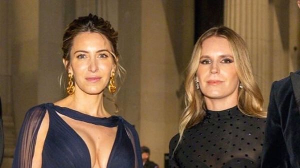 Καθριν Εμπειρικου | Σε εγκαινια εικαστικης εκθεσης με την κορη του Αλεκου Φασιανου