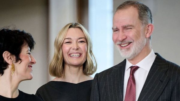 Βασιλιας Felipe | Τα αυθορμητα ενσταντανε με τη Marta Ortega της Zara σε εκδηλωση που δεν ειχε καμια σχεση με τη μοδα