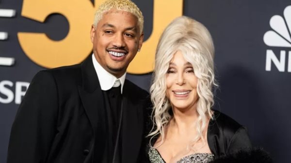 Η Cher περιγραφει τη σεξουαλικη κακοποιηση που δεχθηκε οταν ηταν ανηλικη