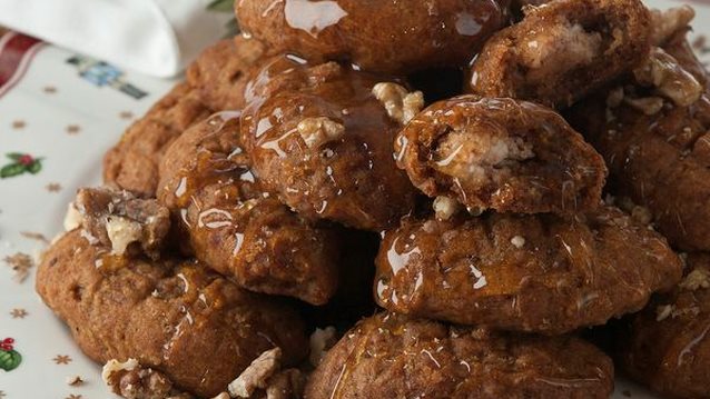 Στέλιος Παρλιάρος: Η συνταγή του για μελομακάρονα είναι η αγαπημένη μας και με σίγουρη επιτυχία