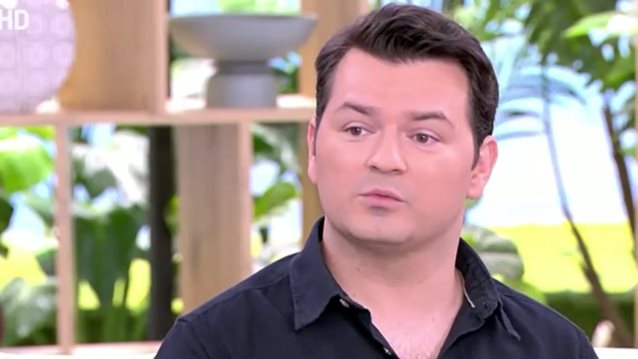 Η αναφορά του Ιωάννη Απέργη στις εξαρτήσεις του πατέρα του: &quot;Ήμουν στο δημοτικό, πήρα την αστυνομία και δεν ήρθε&quot;