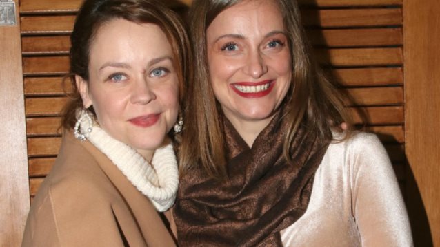 Fashion Police
: «Τρεις αδερφές» | Ναι ή όχι στις στιλιστικές επιλογές των διασήμων;
