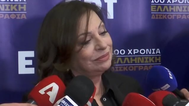 Χάρις Αλεξίου: &quot;Το τραγούδι δε σταματάει - Θα έρθουν νεότεροι άνθρωποι&quot;