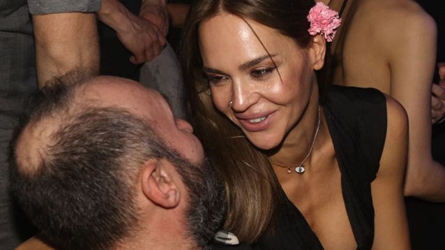 Νικολέττα Καρρά - Φώτος Πιττάτζης: Δεν κρύβουν τον έρωτα τους! Η νυχτερινή έξοδος και τα τρυφερά στιγμιότυπα