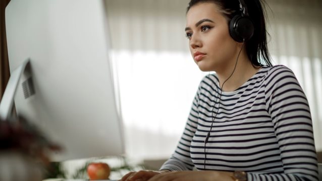 Στη δουλειά
: Πώς να βρεις την ησυχία σου | Απλοί κανόνες για να μην αποσπάται η προσοχή σου