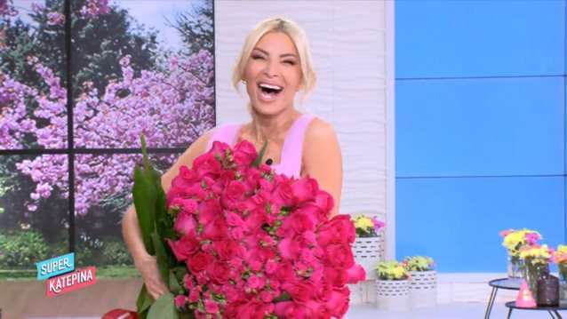 Κατερίνα Καινούργιου | Η έκπληξη των συνεργατών της &quot;Super Κατερίνα&quot; για τα γενέθλιά της
