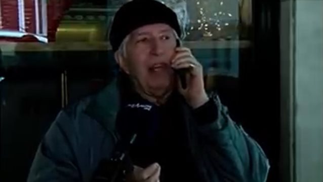 Ο Κωνσταντίνος Τζούμας σε νέο παραλήρημα επιτίθεται σε δημοσιογράφο: &quot;Άντε φύγε από δω ανόητη&quot;