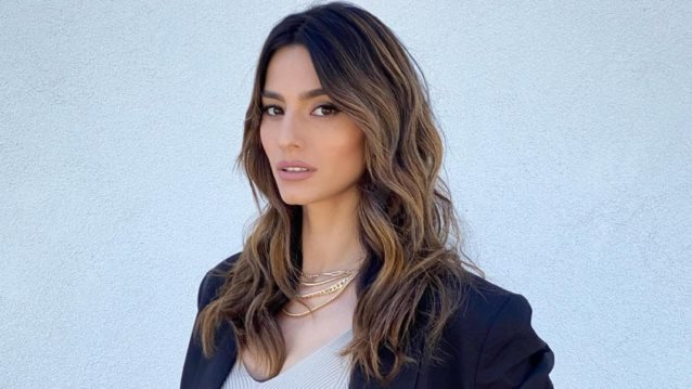 Ηλιάνα Παπαγεωργίου | Βάζει μπουγάδα στο χέρι - Η φωτογραφία από τις διακοπές της