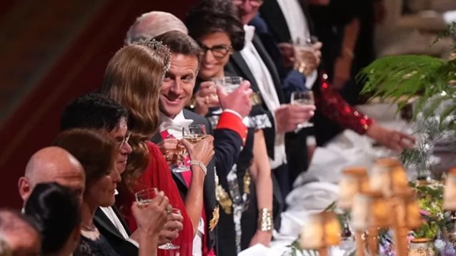 Κανείς δεν μπορεί να αντισταθεί στην Kate! Όταν ο Emmanuel Macron έκλεισε συνωμοτικά το μάτι στην πριγκίπισσα της Ουαλίας