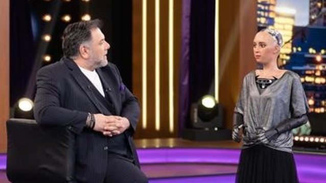 Sophia το Ρομπότ | Στην πρώτη της αποκλειστική συνέντευξη στην ελληνική τηλεόραση στον Γρηγόρη Αρναούτογλου