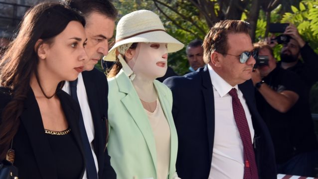 Επίθεση με βιτριόλι: Η συγκλονιστική Ιωάννα, η ψυχρή και αμετανόητη Κακαράντζουλα - Το πρώτο τετ α τετ στο δικαστήριο