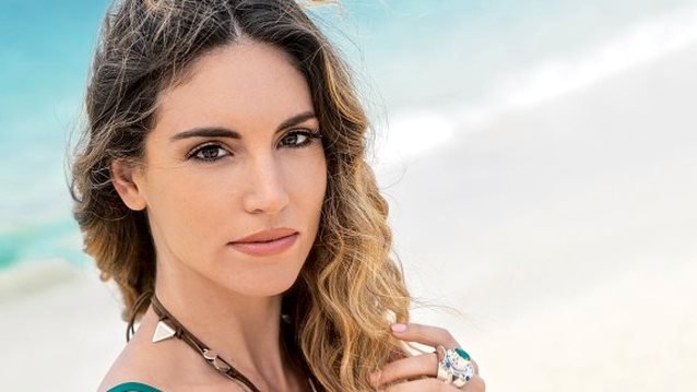 Αθηνά Οικονομάκου: Πιο sexy από ποτέ: Φωτογραφίζεται μόνο με το μαγιό της!