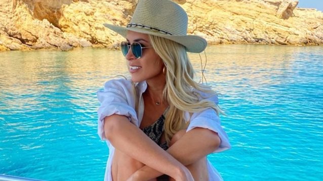 Κατερίνα Καινούργιου: Στις Κυκλάδες με τον Φίλιππο Τσαγκρίδη | Τα boho looks που επέλεξε
