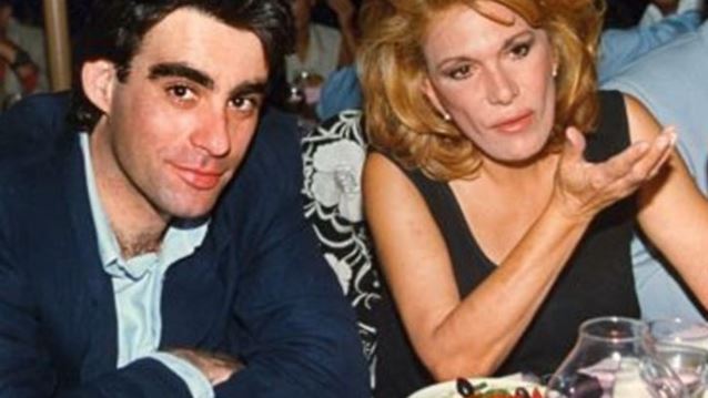 Zεν πρεμιέ των 90s &amp; τελευταίος έρωτας της Μαίρης Χρονοπούλου: Στα 61 του παραμένει κούκλος!