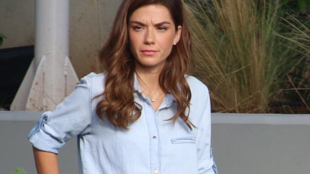 Βάσω Λασκαράκη: Οι πρώτες paparazzi φωτογραφίες μετά τον χωρισμό! Mε την κόρη της στο πλευρό της