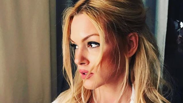 Βίκυ Κάβουρα: Μιλάει πρώτη φορά για τη σχέση της με τον Λιάγκα &amp; τη συνύπαρξη με την Αραβανή