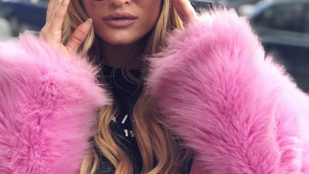 Ιωάννα Τούνη: Απαντά για τη φωτογραφία στο Βερολίνο &amp; τρολάρει όσους... ενοχλήθηκαν