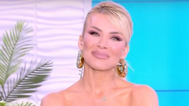 Η Κατερίνα Καινούργιου ευχήθηκε στον Γιώργο Λιάγκα: &quot;Έμείς έχουμε πιο ωραία εκπομπή&quot;