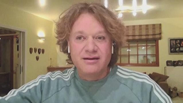 Πέτρος Γαϊτάνος: Η εμφάνιση στο Live Tonight! Το πολυσυζητημένο διαφημιστικό σποτ &amp; τα σχέδια για το φετινό Πάσχα