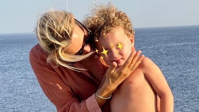 Βίκυ Καγιά - Ηλίας Κρασσάς | Ο γιος τους, Κάρολος, έγινε 4 - Οι τρυφερές φωτογραφίες με τη μητέρα του