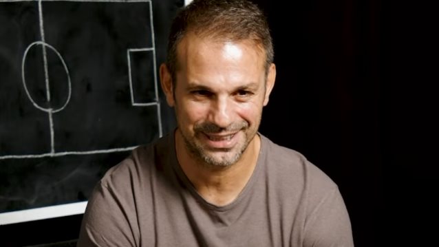 Ντέμης Νικολαΐδης: &quot;Αν γυρνούσα το χρόνο πίσω, θα ζητούσα βοήθεια από κάποιον ειδικό&quot;