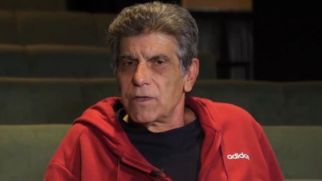 Γιάννης Μπέζος: "Δεν ενδιαφέρει καθόλου τι λένε για εμένα, αρκεί να λένε σωστά το όνομά μου.  Το τι θα πάρω στα σοβαρά το επιλέγω εγώ"