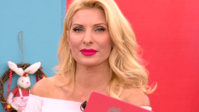 Ελένη Μενεγάκη: Το απίστευτο περιστατικό με φωτορεπόρτερ και μοναχούς &amp; ο τρόπος που διέρρευσε η τέταρτη εγκυμοσύνη της