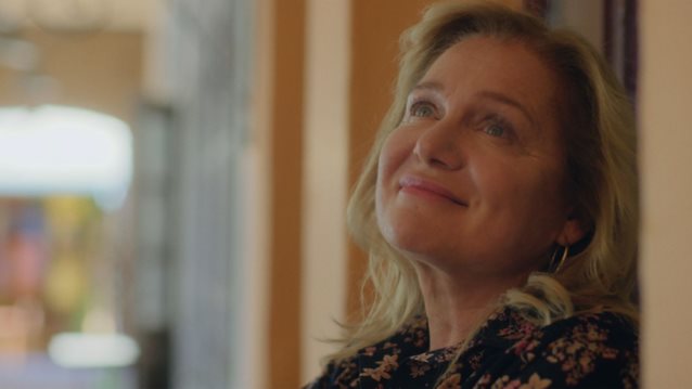 Στην Αντίπαρο η Μαρία Καβογιάννη | Η βραδινή έξοδος για κρασί και ψαρομεζέδες