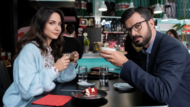 Είδαμε Πρώτοι: "Κι όμως είμαι ακόμα εδώ" με την Κατερίνα Γερονικολού &amp; τον Γιάννη Τσιμιτσέλη