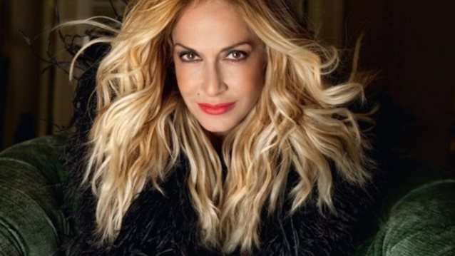 Η Άννα Βίσση γιορτάζει 10 συνεχόμενα χρόνια στο &quot;Hotel Ερμού&quot;!